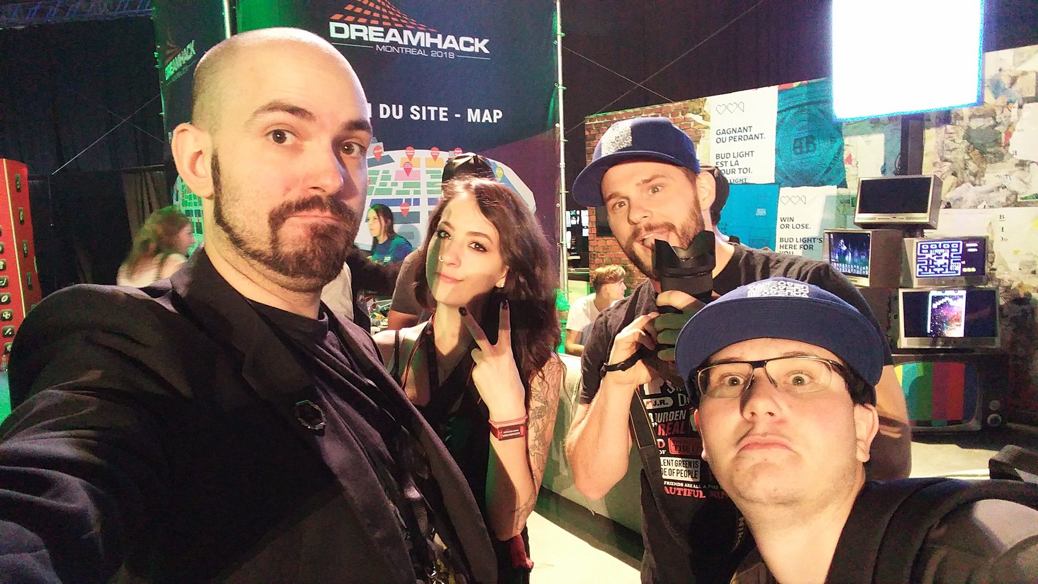 Équipe média pour Jeux.ca lors du Dreamhack Canada au Stade Olympique - 2018